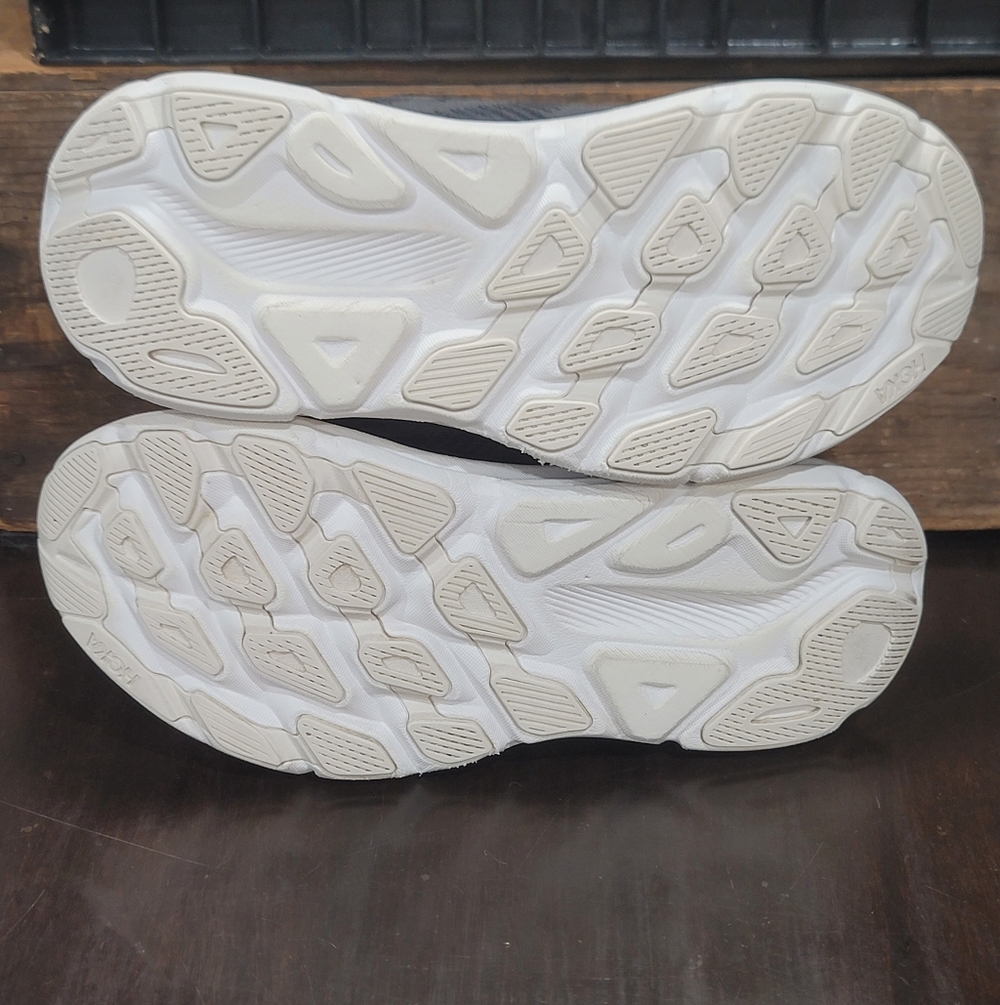 HOKA Clifton 9 "Black/Rose Gold" Wmns 7B  Fast Shipping - Picture 12 of 12